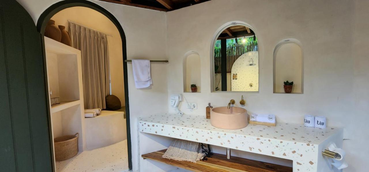Tiu Oasis Lombok Hotel Kuta  Exterior photo